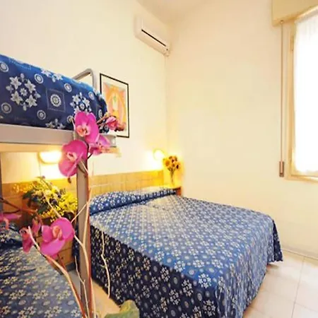 Marina Hotel 2*